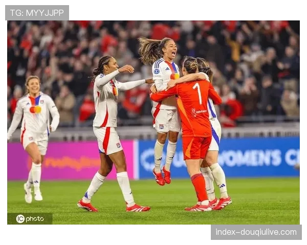 女子欧冠：里昂女足与巴萨女足会师决赛